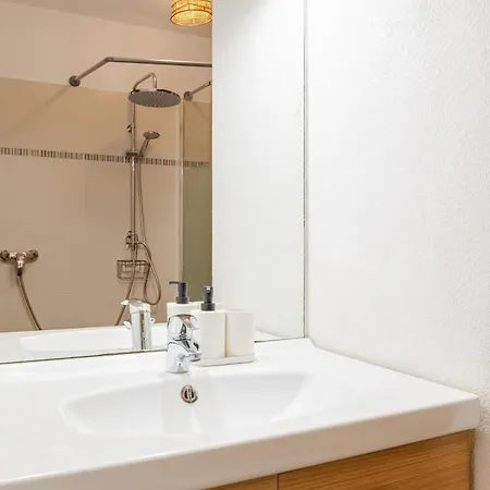 Cosy Avec Terrasse Et Parking Prive Gratuit, Ideal Pour Explorer Lyon Villeurbanne