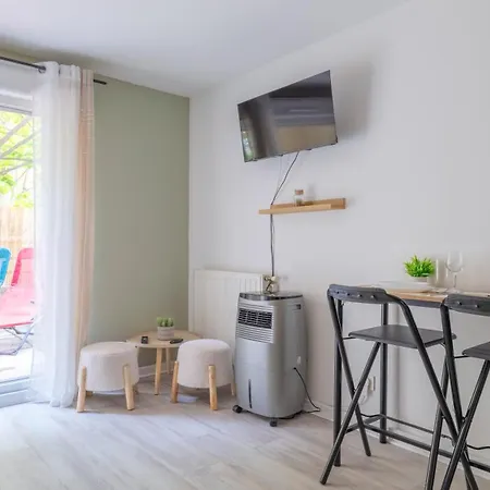 Cosy Avec Terrasse Et Parking Prive Gratuit, Ideal Pour Explorer Lyon Apartment Villeurbanne